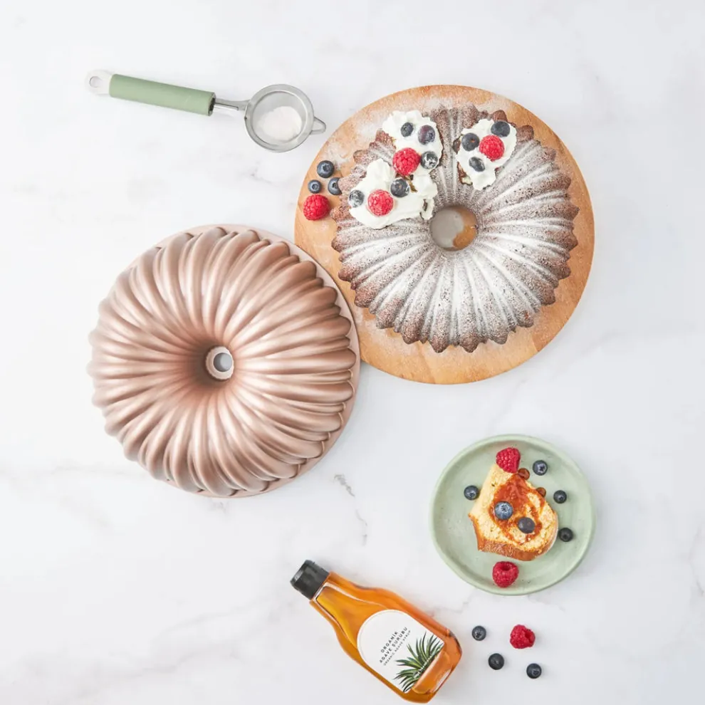 Karaca Cake Pro Aluminium Cast Decorative Bundt Cake Tin, 25.5cm, Rose Gold