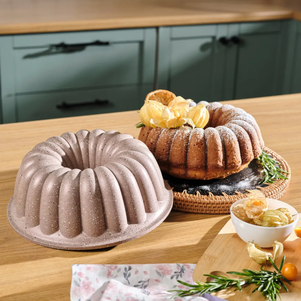 Karaca Cake Pro Lina Aluminium Cast Decorative Bundt Cake Tin, 25.5cm, Rosegold