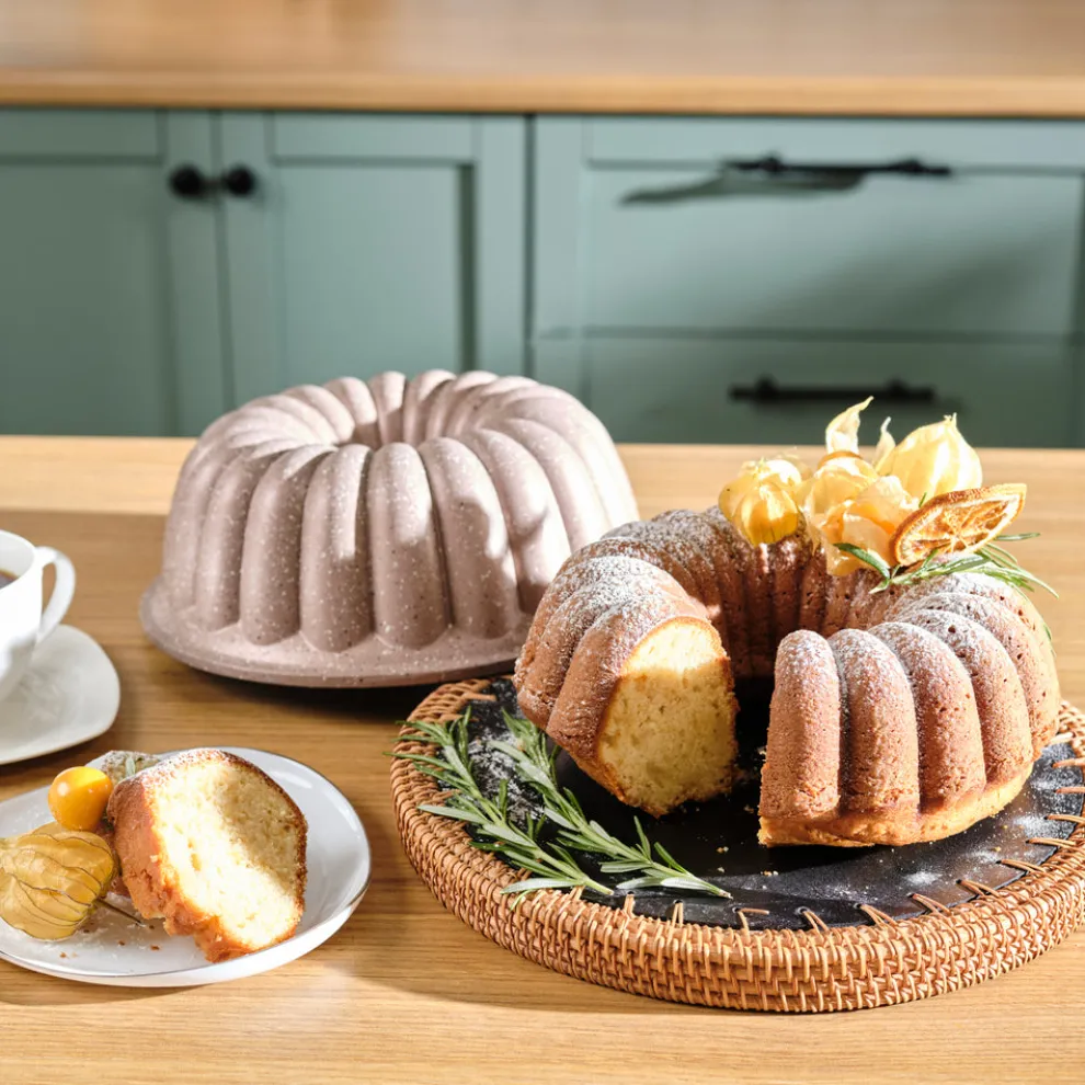 Karaca Cake Pro Lina Aluminium Cast Decorative Bundt Cake Tin, 25.5cm, Rosegold