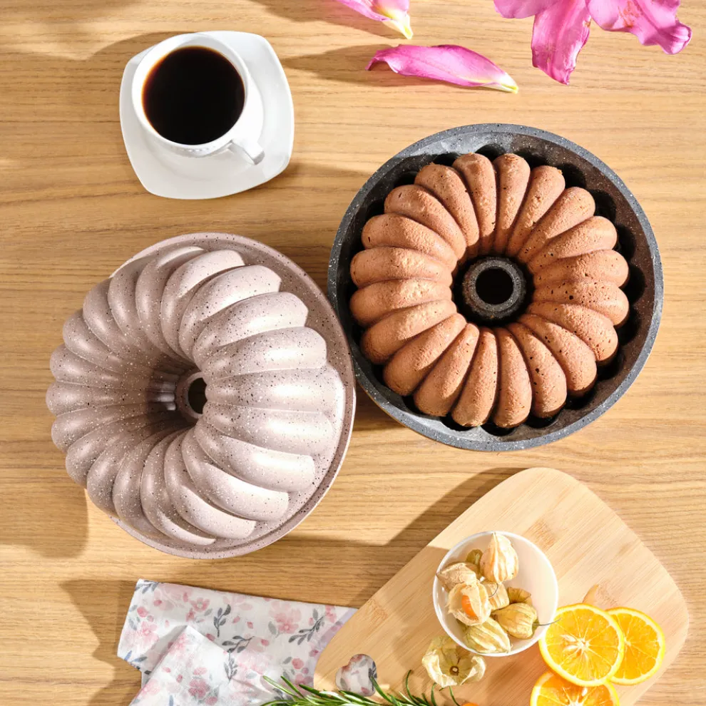 Karaca Cake Pro Lina Aluminium Cast Decorative Bundt Cake Tin, 25.5cm, Rosegold