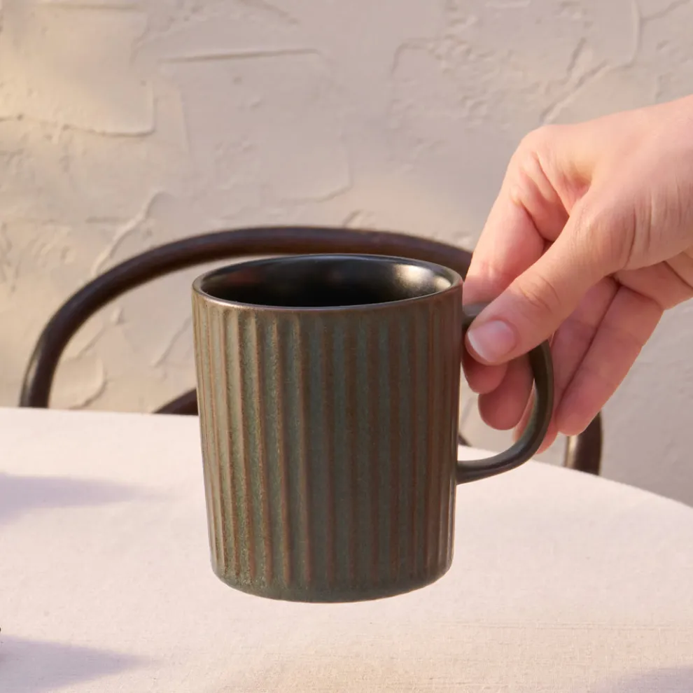 Karaca Cervantes Stoneware Mug, 380ml, Green