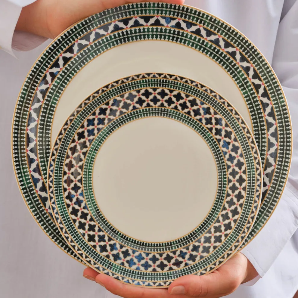 Karaca Cordoba 24-Piece Bone China Dinner Set for 6 People, Multi