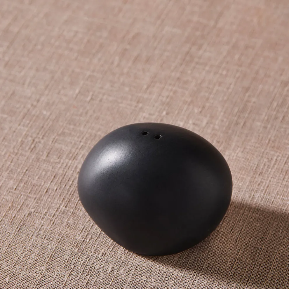 Karaca Earth Collection New Galactic Reactive Glaze Pepper Shaker, 6cm, Black