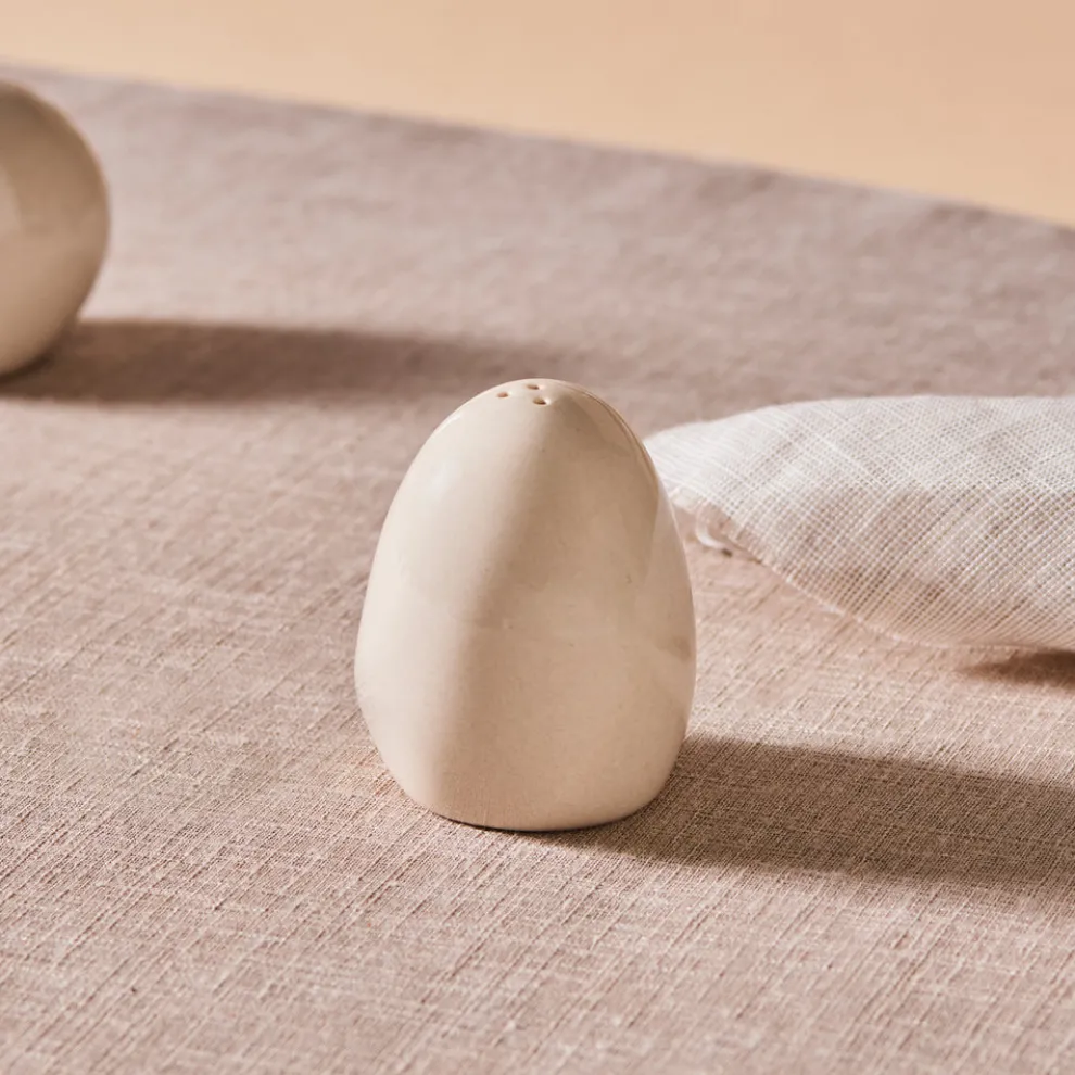 Karaca Earth Collection New Cupid Reactive Glaze Salt Shaker, 7cm, Beige White