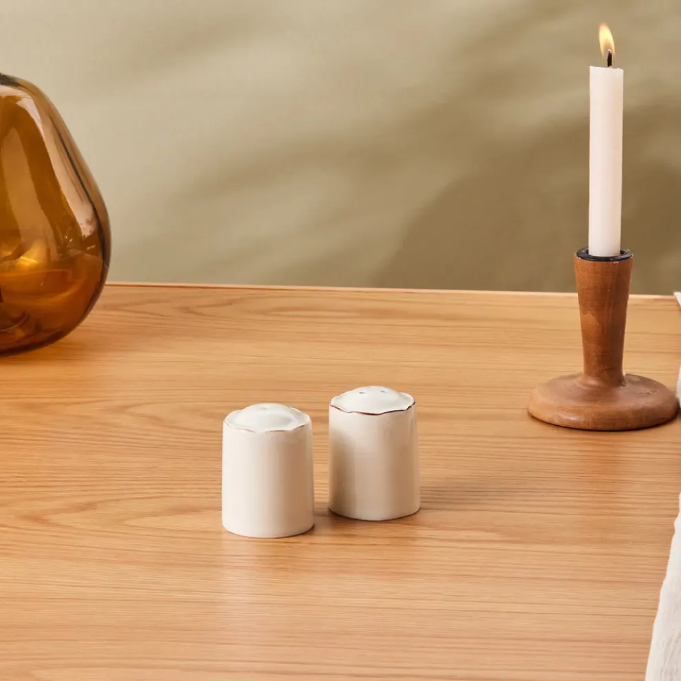 Karaca Elizabeth Ceramic Pepper Shaker, Ecru