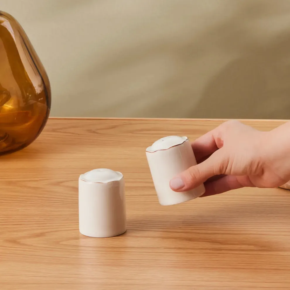 Karaca Elizabeth Ceramic Pepper Shaker, Ecru