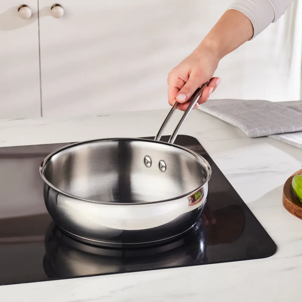 Karaca Emirgan Steel Pan, 22cm, Silver