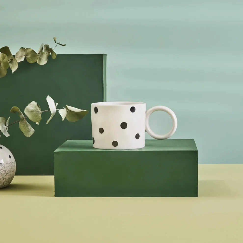 Karaca Erica Dot New Generation Bone Mug, 370ml, Black