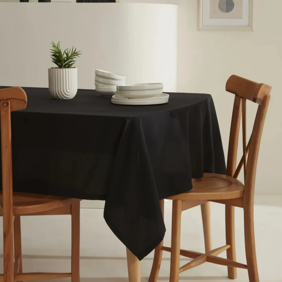 Karaca Home Belle Tablecloth, 140x200cm, Black