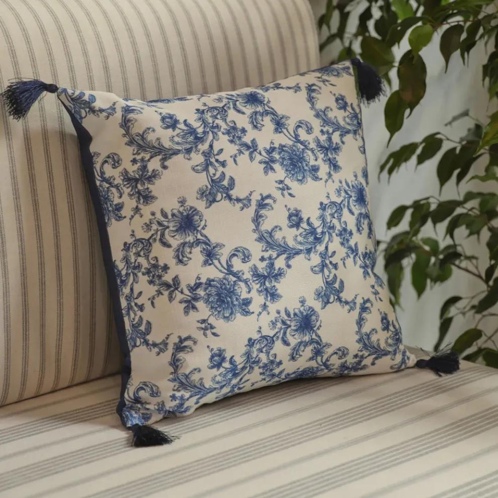 Karaca Home Rosario Tasselled Filled Cushion 45x45 cm, Blue & White
