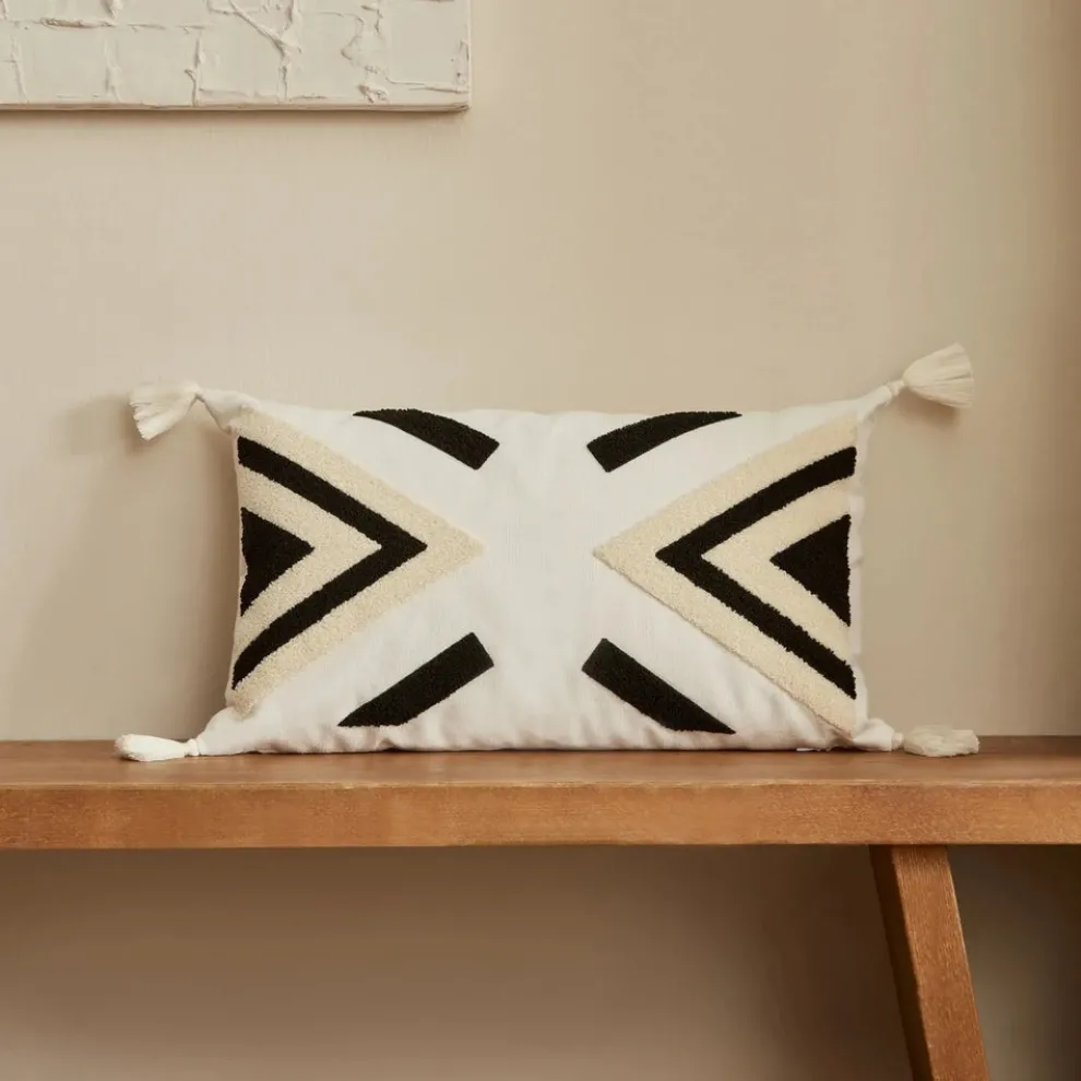 Karaca Home Russo Filled Cushion, 31cmx50 cm, Beige-Black