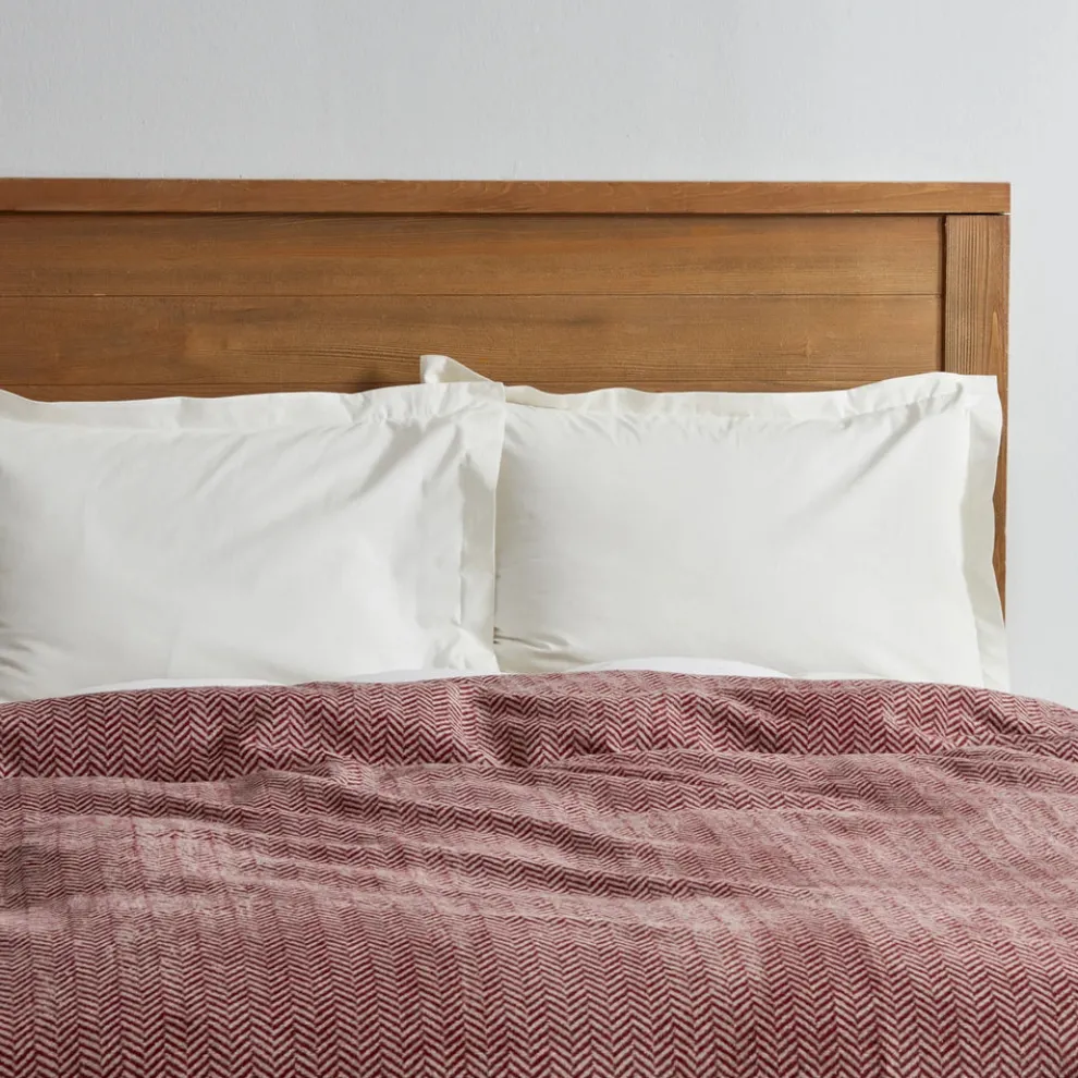 Karaca Home Sandra Herringbone Pattern Blanket, 200x220cm, Double, Burgundy