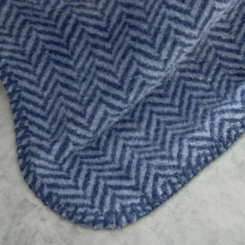 Karaca Home Sandra Herringbone Pattern Blanket, 200x220cm, Double, Indigo