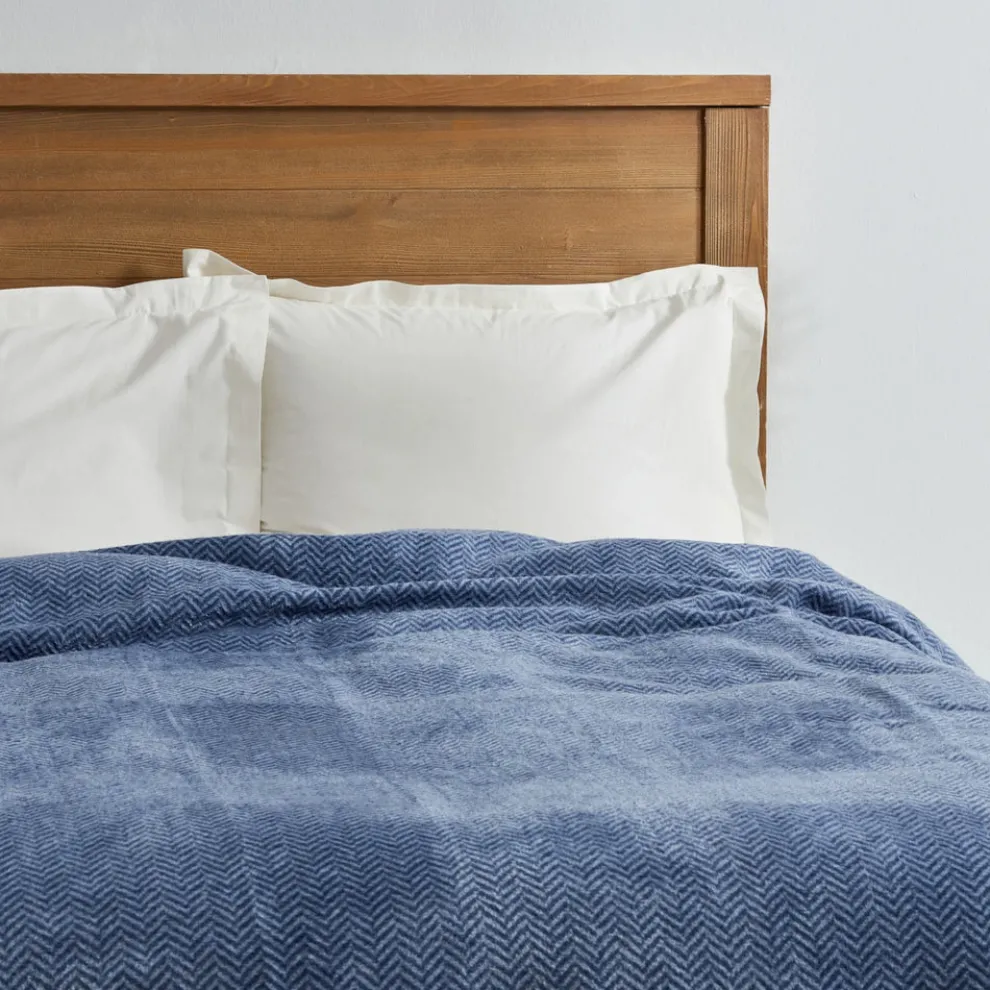 Karaca Home Sandra Herringbone Pattern Blanket, 200x220cm, Double, Indigo