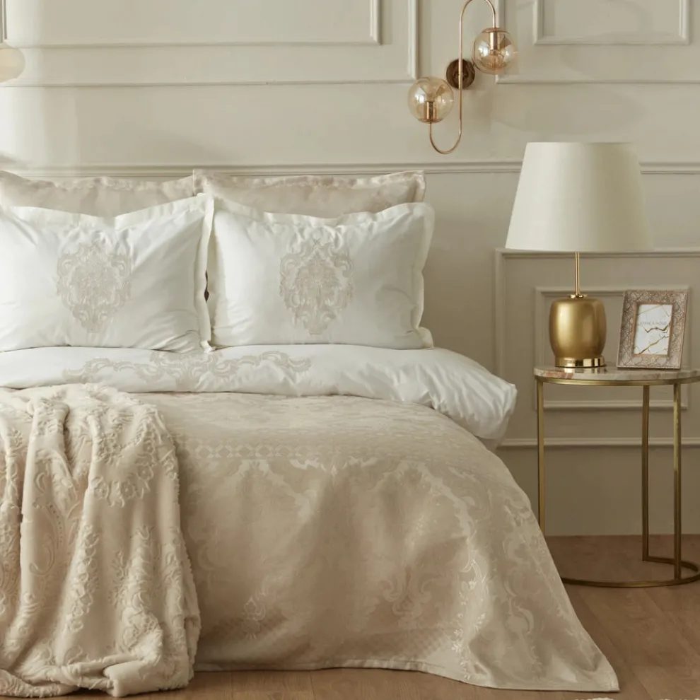 Karaca Home Tugba 8-Piece Bedding Set, Double, Gold