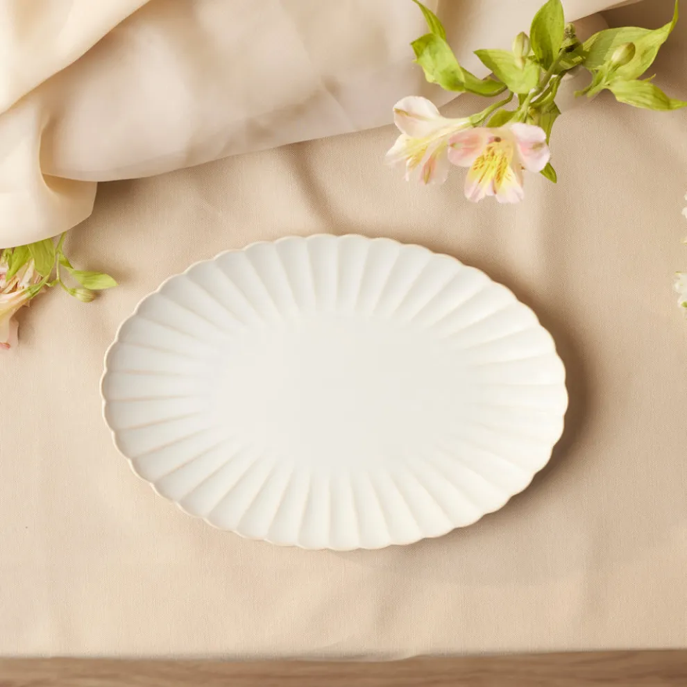 Karaca New Daisy Oval Stoneware Serving Platter, 30cm, White