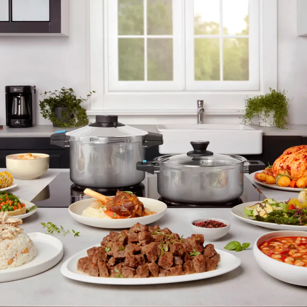 Karaca Quick and Safe Stainless Steel Induction Pressure Cooker, 7L, Black Silver