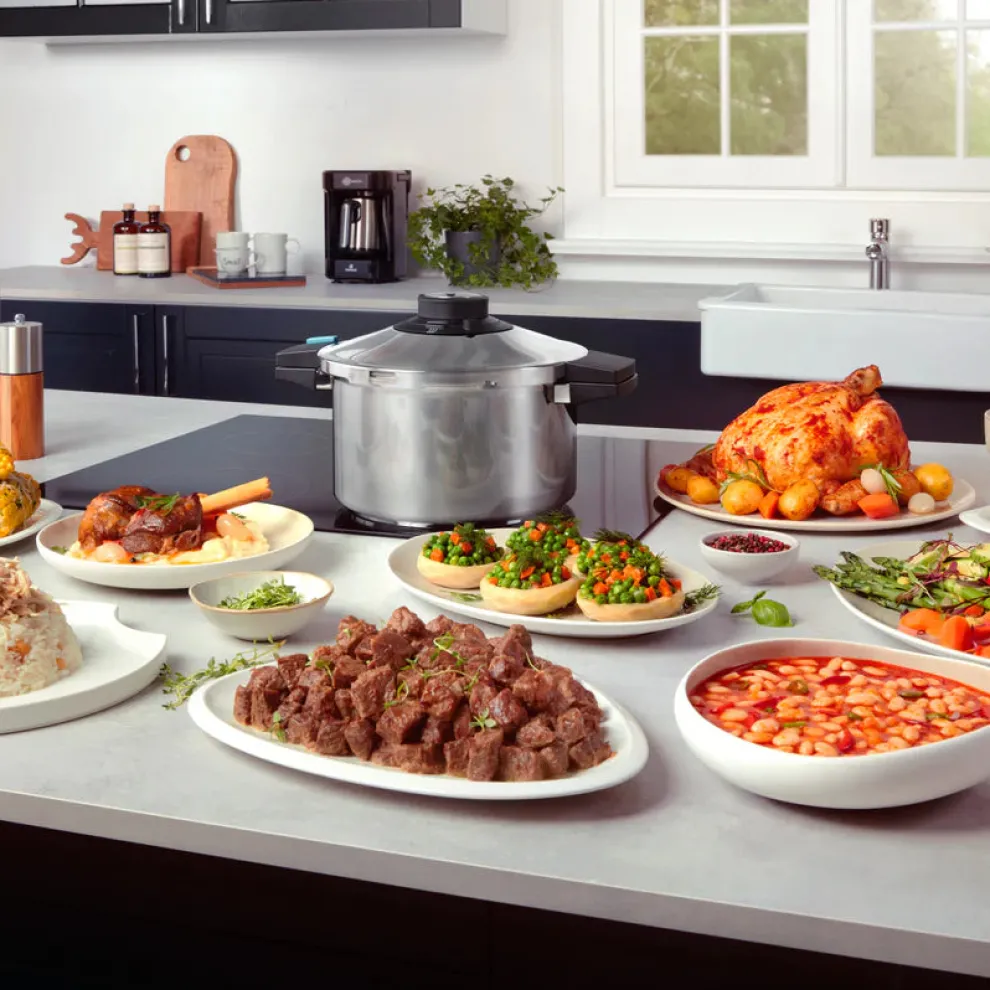 Karaca Quick and Safe Stainless Steel Induction Pressure Cooker, 7L, Black Silver