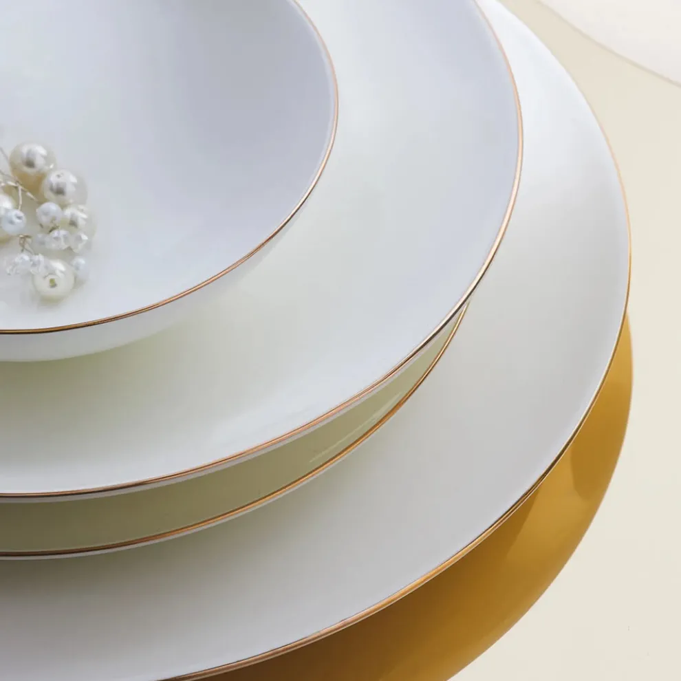 Karaca Red Carpet Collection Fine Pearl Extra Chanak 62-Piece Dinner Set for 12 People, Gold White