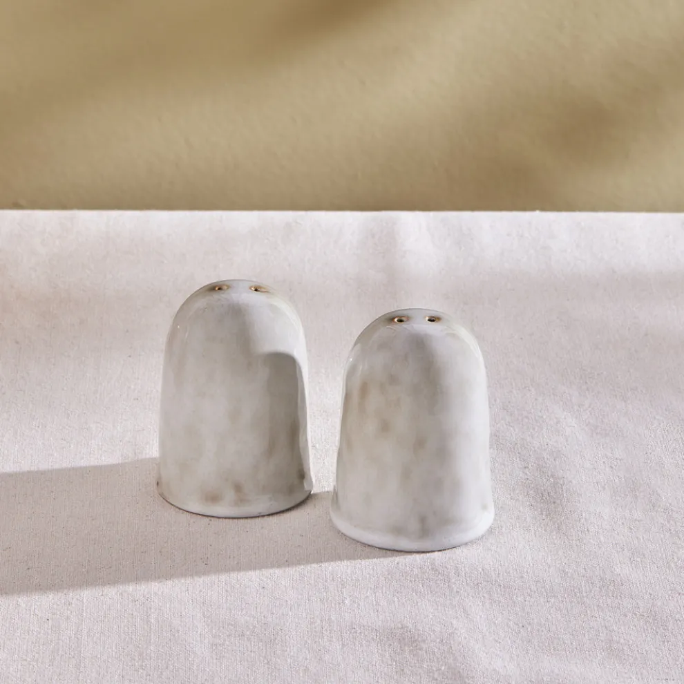 Karaca Rixton Ceramic Salt and Pepper Shaker, Beige