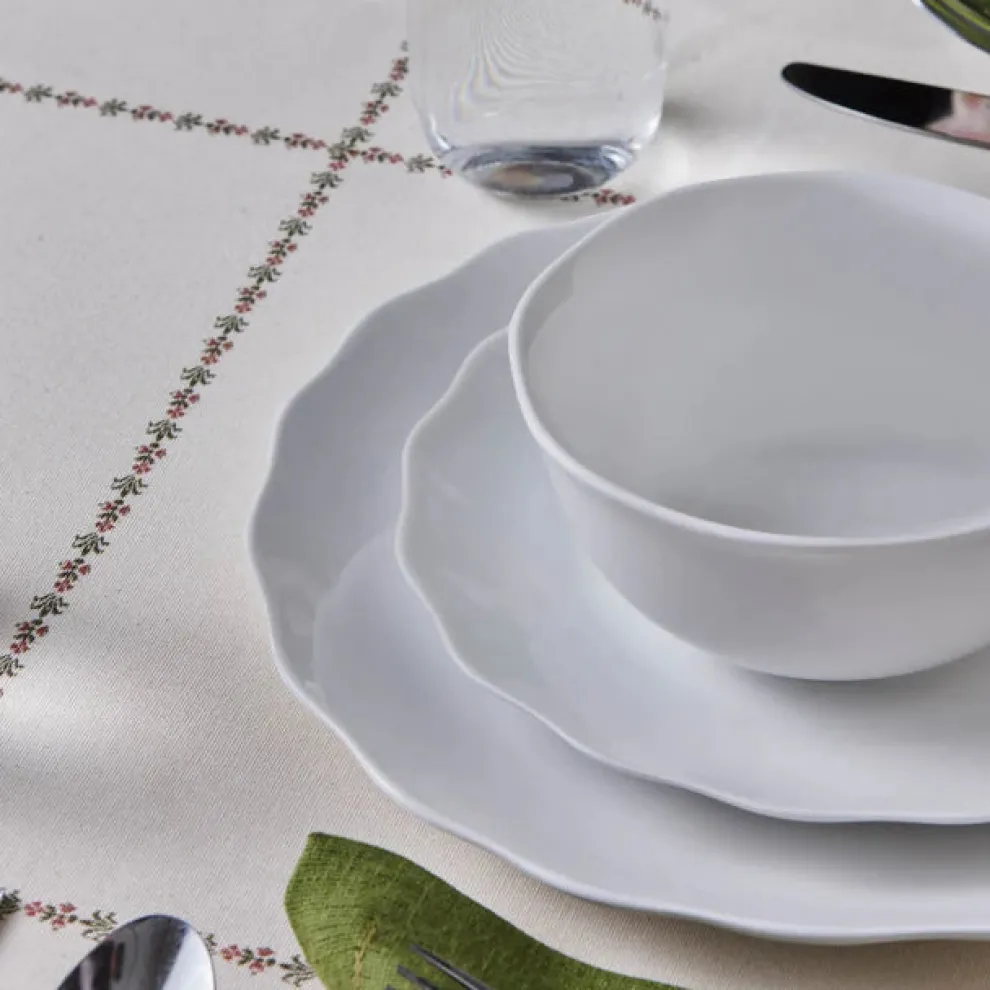 Karaca Scalloped 18-Piece Porcelain Dinner Set for 6 People, White