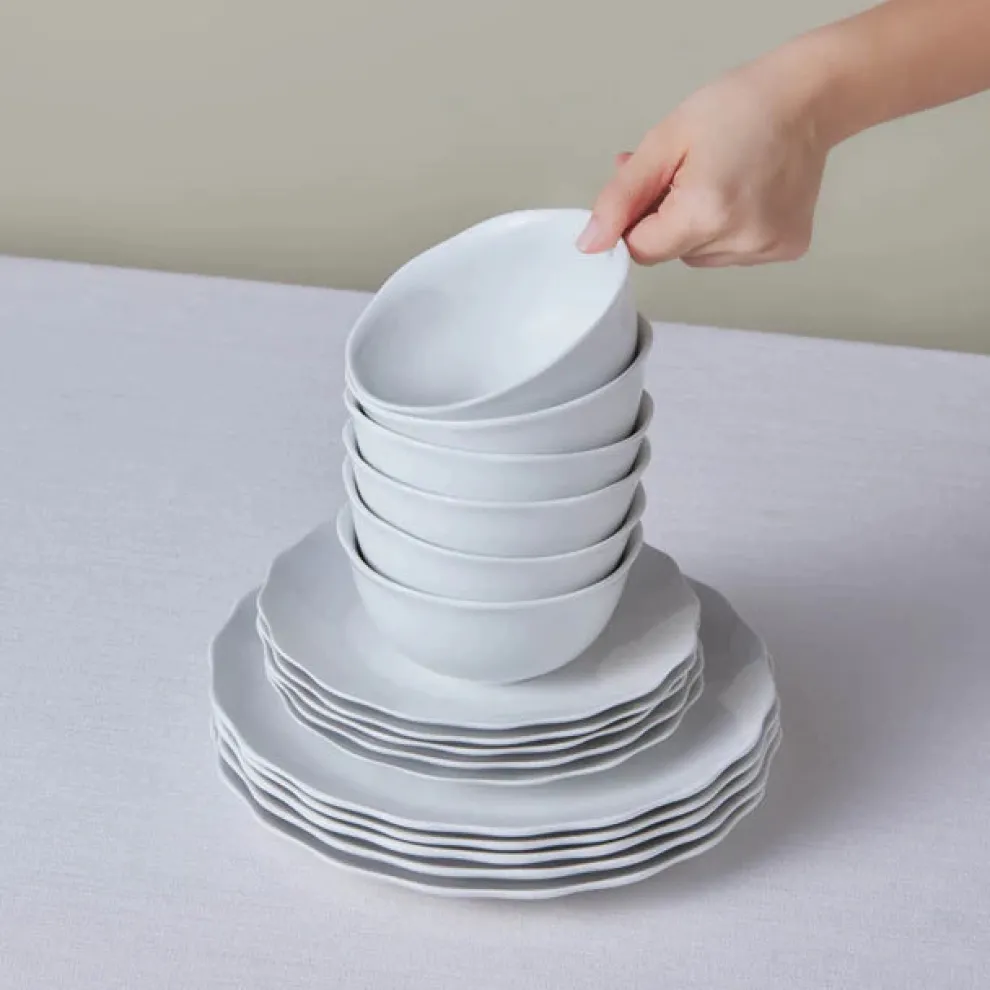 Karaca Scalloped 18-Piece Porcelain Dinner Set for 6 People, White