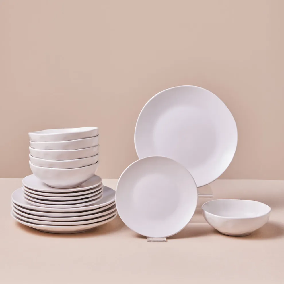 Karaca Scarlet 18-Piece Stoneware Dinner Set for 6 People, White