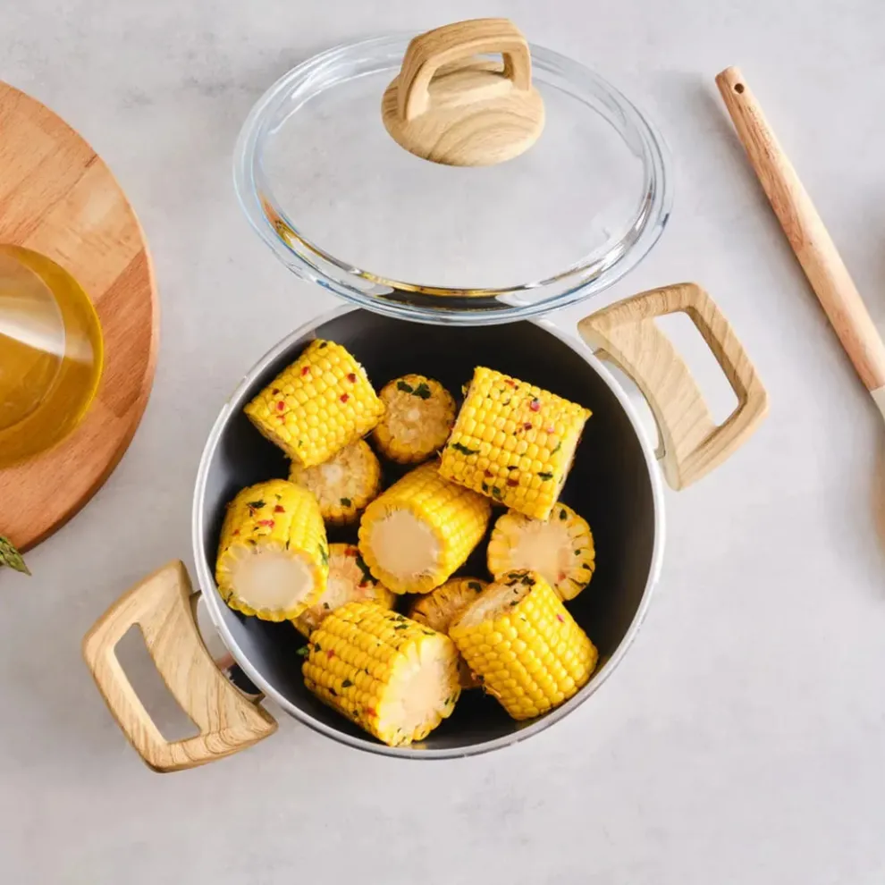 Karaca Swiss Crystal Non-Stick Induction Stockpot with Lid, 20cm, Creamy