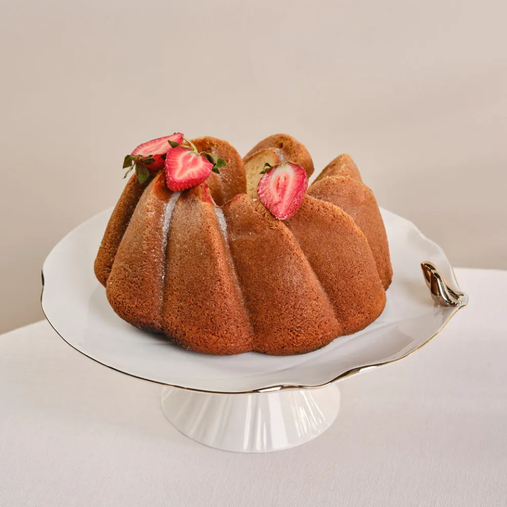 Karaca X Müge Anlı Bone China Cake Stand, Gold White