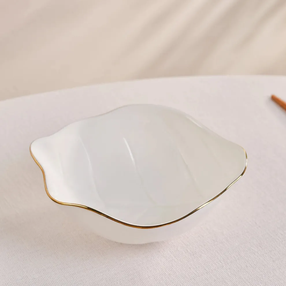 Karaca X Müge Anlı Bone China Bowl, Gold White